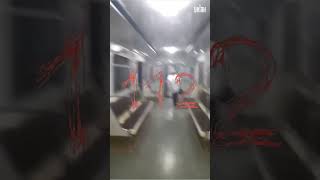 Это надо видеть! ГОРИТ метро Москвы! Взрыв и пожар, все в дыму #shorts