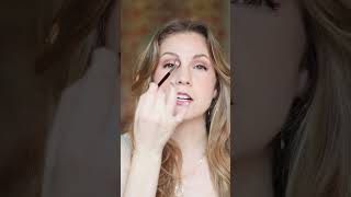 Improve your eyeshadow in 1 second