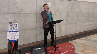 Муслим Магомаев - Лучший город земли - исполнил артист Юрий Красов в метро Москвы #metro