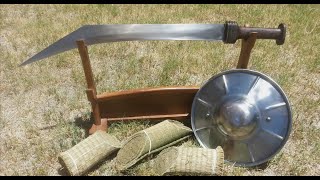 Cutting tatami with the &quot;Spartacus&quot; Thracian Sica sword by Windlass