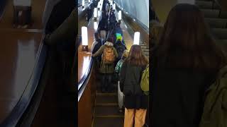 Эскалатор в метро Екатеринбурга