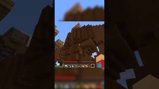 ЗАЧЕМ ЖИТЕЛИ ПОСТРОИЛИ ЭТО В ДЕРЕВНЕ В МАЙНКРАФТ #minecraft #shorts