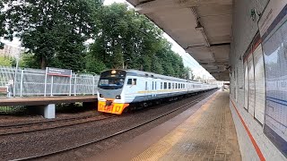 Электропоезд ЭД4МКу-0153 сообщением: Москва Киевская - Нара ( г. Наро-Фоминск )