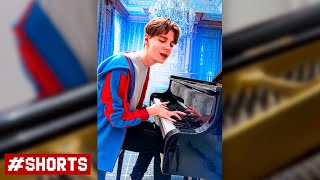 Я СЫГРАЛ СВОЙ ТРЕК НА РОЯЛЕ! Компот - Головы На Завтрак #shorts