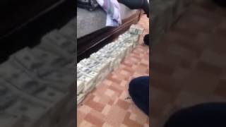 Как выглядит 100 млн  долларов