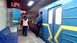 &quot;неплановая остановка в тоннеле&quot; у входного светофора станции метро Академгородок