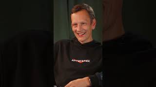 АКАДЕМИК БЕЗ ОЧКОВ? ИНТЕРВЬЮ С АКАДЕМИКОМ