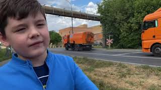 Московский железнодорожный переезд. Однопутная дорога. Обзор