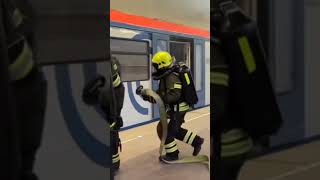 #пожар #метро тренеровка пожар в метро. Взято с канала-Про метро, полное видео на этом канале.