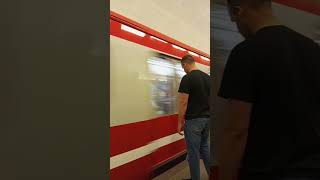 Метро юбилейный прибыл на Балтийскую (124)