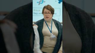 Учительница показала как надо отжигать😅. 📺 Сериал «Олдскул» #shorts