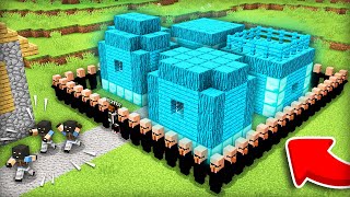 МЫ С ЖИТЕЛЯМИ ОХРАНЯЕМ САМУЮ ДОРОГУЮ ЧАСТЬ ДЕРЕВНИ В МАЙНКРАФТ | Компот Minecraft