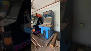 It’s like FNAF in real life 😳…#urbex #abandoned #urbanexploration #abandonedbuildings