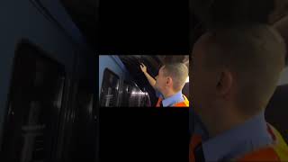 Почему нельзя прокатиться на  крыше поезда метро? @PROMETRO